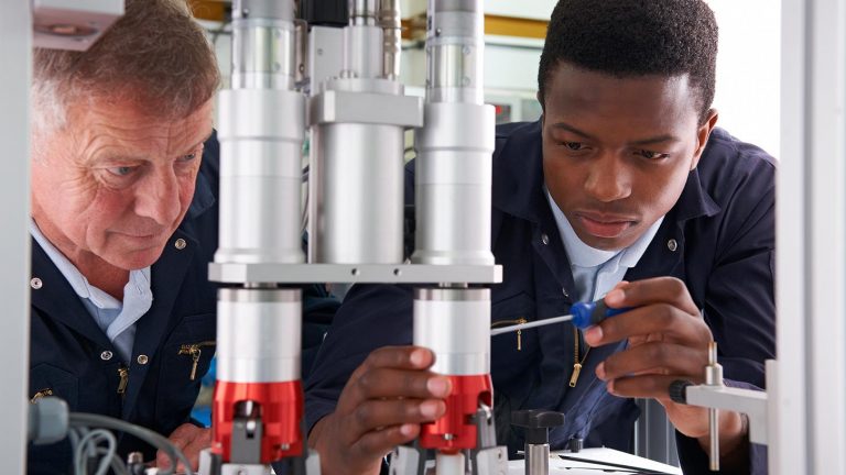 Engineering_2_Activate_Apprenticeships_(1450px)