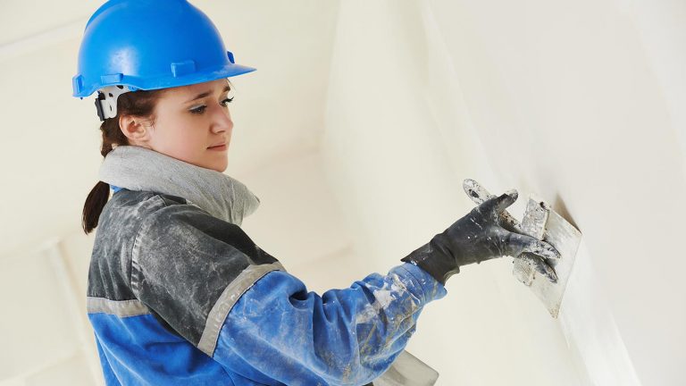 Plasterer_Construction_Activate_Apprenticeships_(1450px)